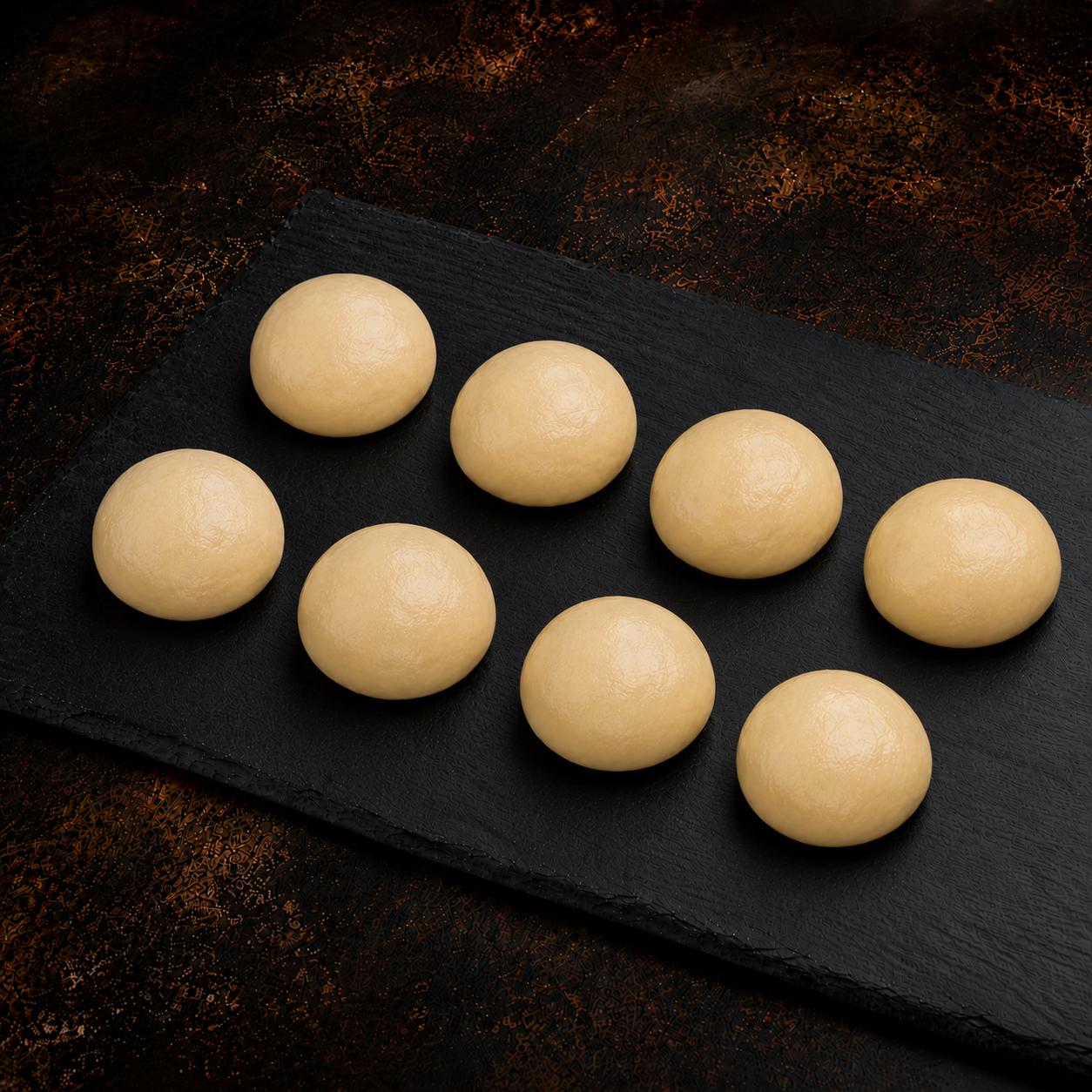 KOSHER ROUND MEZONOT BUN FROZEN UNBAKED 200 X 50 GR.